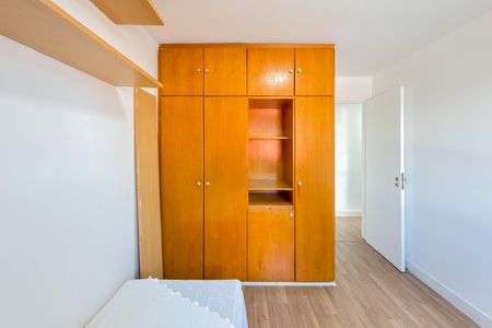 Apartamento à venda com 59m², 2 quartos e 1 vagaQuarto 2 - Armários