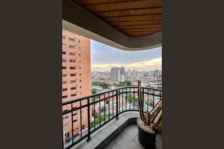 Apartamento à venda com 253m², 4 quartos e 3 vagasVaranda da Suíte 2