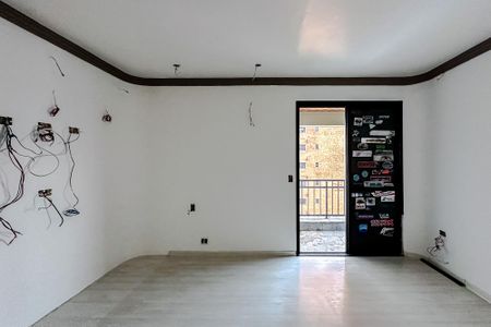 Apartamento à venda com 253m², 4 quartos e 3 vagasQuarto 2 - Suíte