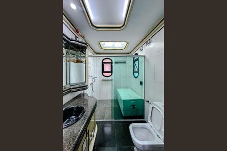 Apartamento à venda com 253m², 4 quartos e 3 vagasBanheiro da Suíte