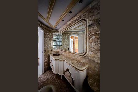 Apartamento à venda com 253m², 4 quartos e 3 vagasBanheiro da Suíte 3