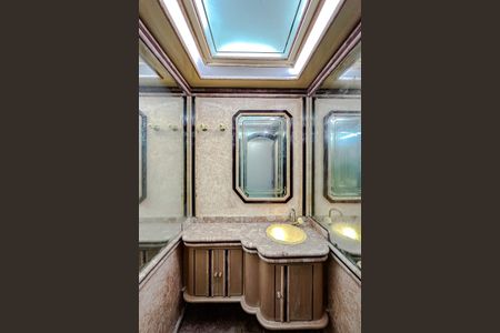 Apartamento à venda com 253m², 4 quartos e 3 vagasLavabo