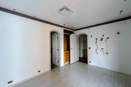 Apartamento à venda com 253m², 4 quartos e 3 vagasQuarto 2 - Suíte