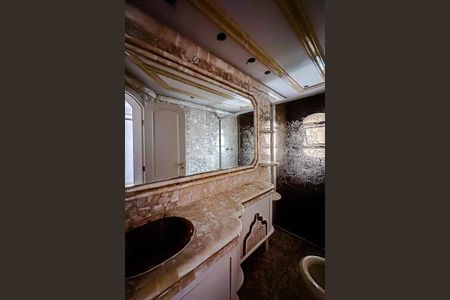 Apartamento à venda com 253m², 4 quartos e 3 vagasBanheiro da Suíte 3