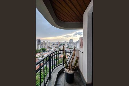 Apartamento à venda com 253m², 4 quartos e 3 vagasVaranda da Suíte 2