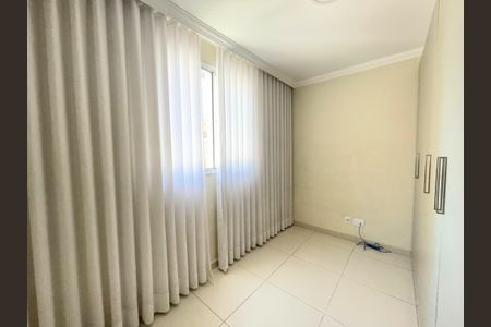 Apartamento à venda com 70m², 3 quartos e 2 vagasQuarto 2