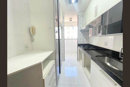 Apartamento à venda com 70m², 3 quartos e 2 vagasCozinha