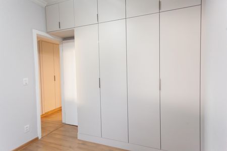 Apartamento à venda com 210m², 3 quartos e 2 vagasquarto 2
