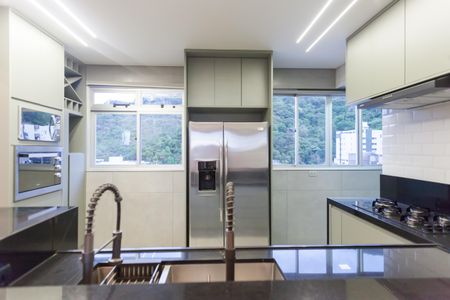 Apartamento à venda com 210m², 3 quartos e 2 vagasCozinha