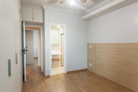 Apartamento à venda com 210m², 3 quartos e 2 vagassuite