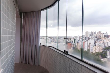 Apartamento à venda com 210m², 3 quartos e 2 vagasvaranda  da suite 