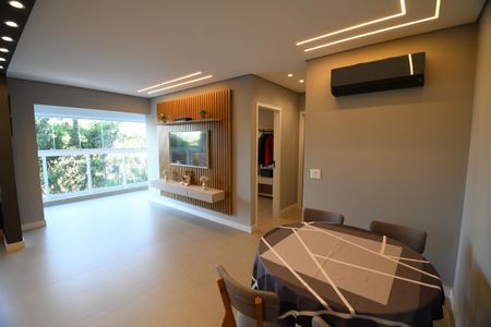 Sala de apartamento à venda com 2 quartos, 67m² em Taquaral, Campinas