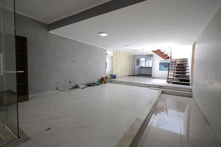 Casa para alugar com 225m², 3 quartos e 4 vagasSala
