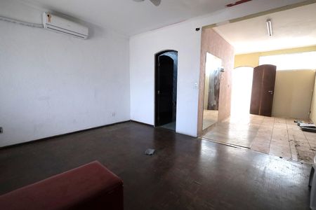 Casa para alugar com 225m², 3 quartos e 4 vagasQuarto Suíte