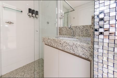 Apartamento à venda com 219m², 2 quartos e 2 vagasBanheiro social/Semi-suíte