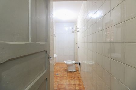 Casa para alugar com 120m², 2 quartos e sem vaga Casa para alugar com 120m², 2 quartos e sem vagaBanheiro