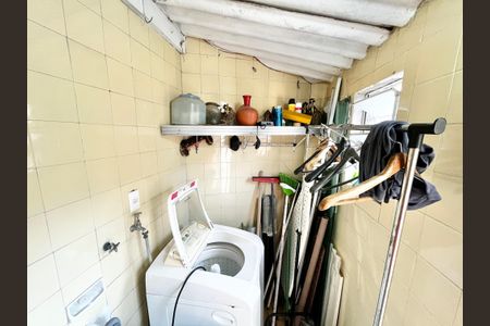 Casa à venda com 125m², 3 quartos e 2 vagas Casa à venda com 125m², 3 quartos e 2 vagasLavanderia