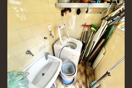 Casa à venda com 125m², 3 quartos e 2 vagas Casa à venda com 125m², 3 quartos e 2 vagasLavanderia