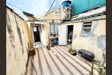 Casa à venda com 125m², 3 quartos e 2 vagas Casa à venda com 125m², 3 quartos e 2 vagasQuintal