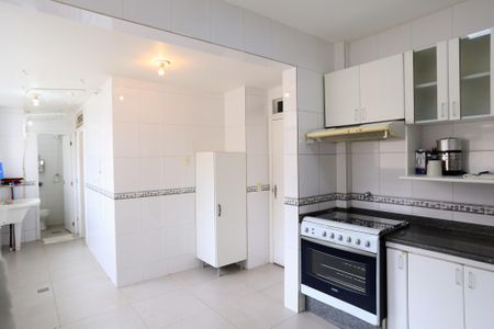 Apartamento à venda com 120m², 3 quartos e 2 vagasCozinha e Área de Serviço