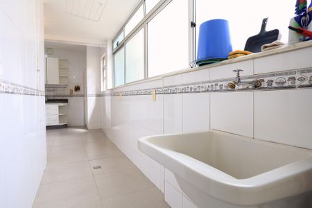 Apartamento à venda com 120m², 3 quartos e 2 vagasCozinha e Área de Serviço