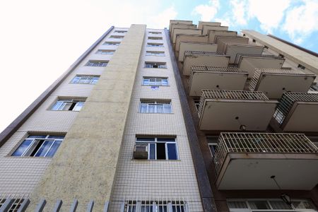 Apartamento à venda com 120m², 3 quartos e 2 vagasFachada com Plaquinha