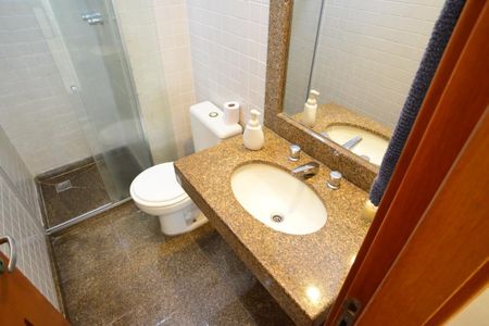 Apartamento à venda com 68m², 2 quartos e 2 vagasBanheiro Social