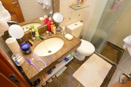 Apartamento à venda com 68m², 2 quartos e 2 vagasBanheiro Suíte