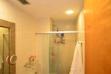 Apartamento à venda com 68m², 2 quartos e 2 vagasBanheiro Suíte