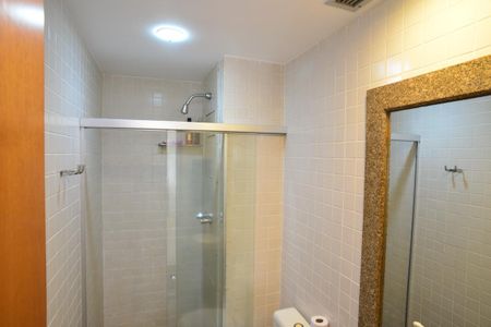 Apartamento à venda com 68m², 2 quartos e 2 vagasBanheiro Social