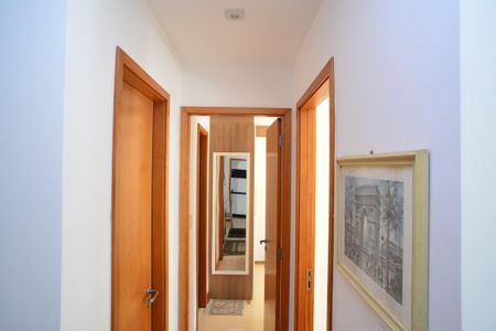 Apartamento à venda com 68m², 2 quartos e 2 vagasCorredor