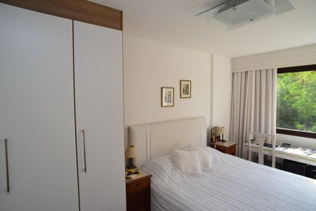 Apartamento à venda com 68m², 2 quartos e 2 vagasSuíte