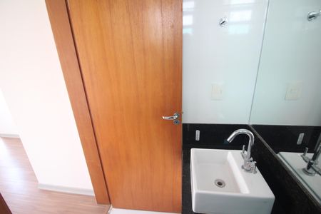 Apartamento à venda com 77m², 3 quartos e 1 vagaSuite Varanda Quarto 1