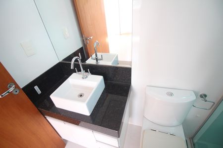 Apartamento à venda com 77m², 3 quartos e 1 vagaSuite Varanda Quarto 1