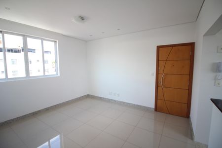 Sala de apartamento à venda com 3 quartos, 77m² em Eldorado, Contagem