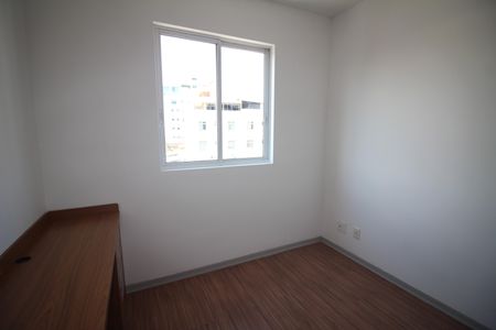 Apartamento à venda com 77m², 3 quartos e 1 vagaQuarto 2