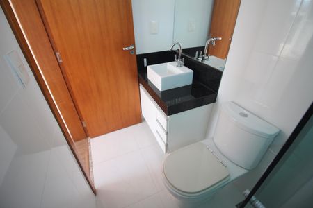 Apartamento à venda com 77m², 3 quartos e 1 vagaSuite Varanda Quarto 1