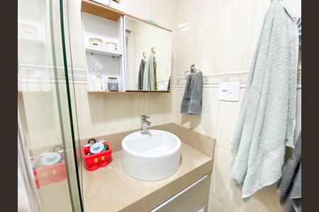 Apartamento à venda com 68m², 3 quartos e 1 vaga Apartamento à venda com 68m², 3 quartos e 1 vagaBanheiro