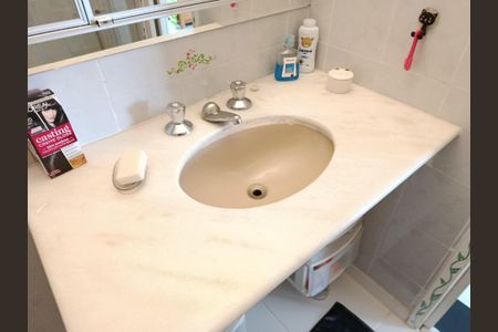 Apartamento para alugar com 100m², 2 quartos e 1 vaga Apartamento para alugar com 100m², 2 quartos e 1 vagaBanheiro da Suíte