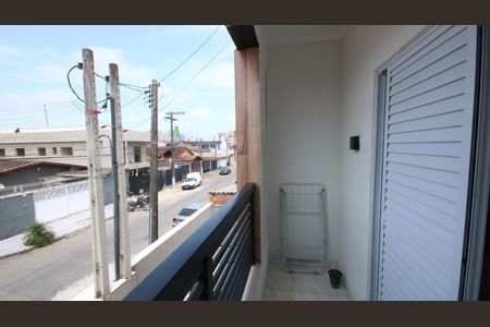 Casa para alugar com 102m², 2 quartos e 1 vaga Casa para alugar com 102m², 2 quartos e 1 vagaVaranda