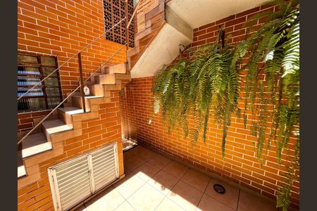 Casa à venda com 120m², 2 quartos e 1 vagaQuintal