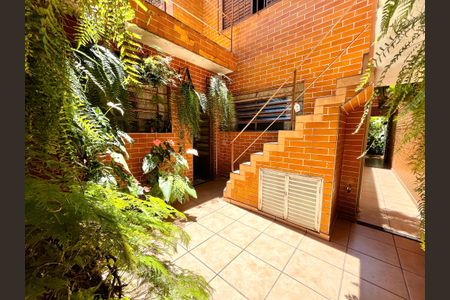 Casa à venda com 120m², 2 quartos e 1 vagaQuintal
