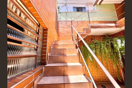 Casa à venda com 120m², 2 quartos e 1 vagaEscada