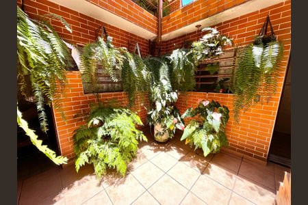 Casa à venda com 120m², 2 quartos e 1 vagaQuintal