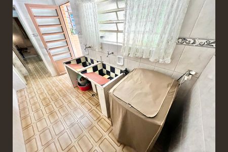 Casa à venda com 120m², 2 quartos e 1 vagaÁrea de Serviço