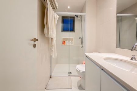 Apartamento à venda com 68m², 2 quartos e 1 vaga Apartamento à venda com 68m², 2 quartos e 1 vagaBanheiro da Suíte