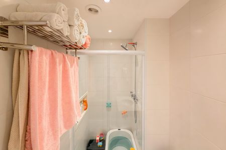 Apartamento à venda com 68m², 2 quartos e 1 vaga Apartamento à venda com 68m², 2 quartos e 1 vagaBanheiro Social