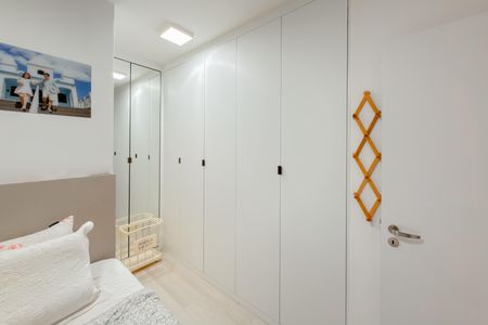 Apartamento à venda com 68m², 2 quartos e 1 vaga Apartamento à venda com 68m², 2 quartos e 1 vagaSuíte - Armários