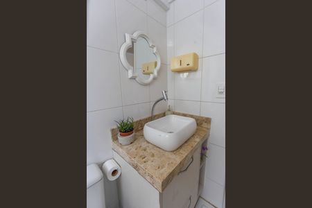 Apartamento à venda com 66m², 2 quartos e 2 vagasBanheiro social 