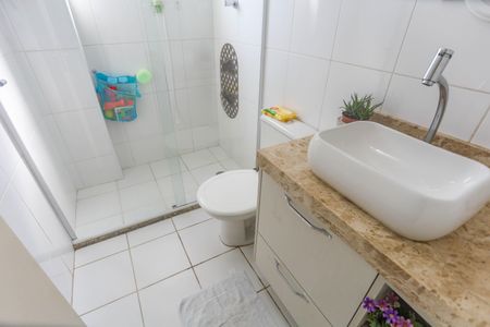 Apartamento à venda com 66m², 2 quartos e 2 vagasBanheiro social 